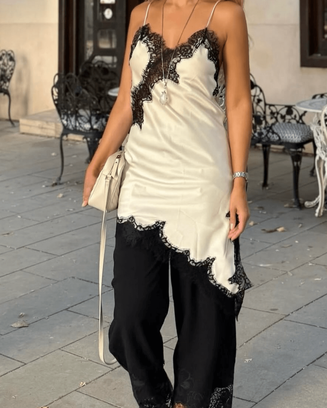 Melangé- Arah Asymmetrisches Satin-Spitzen-Midikleid