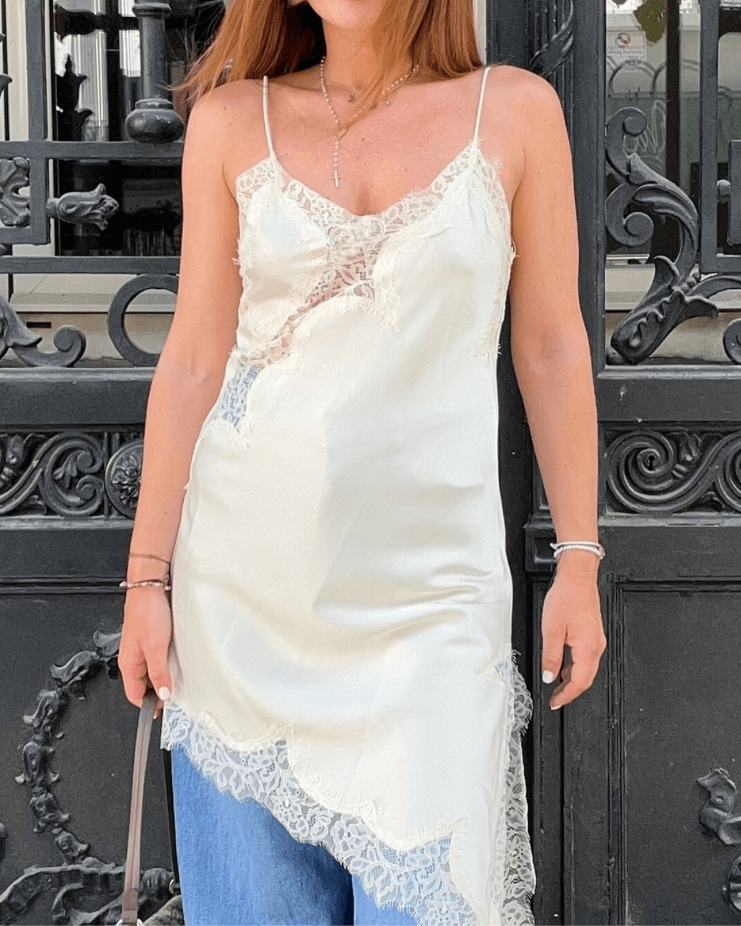 Melangé- Arah Asymmetrisches Satin-Spitzen-Midikleid