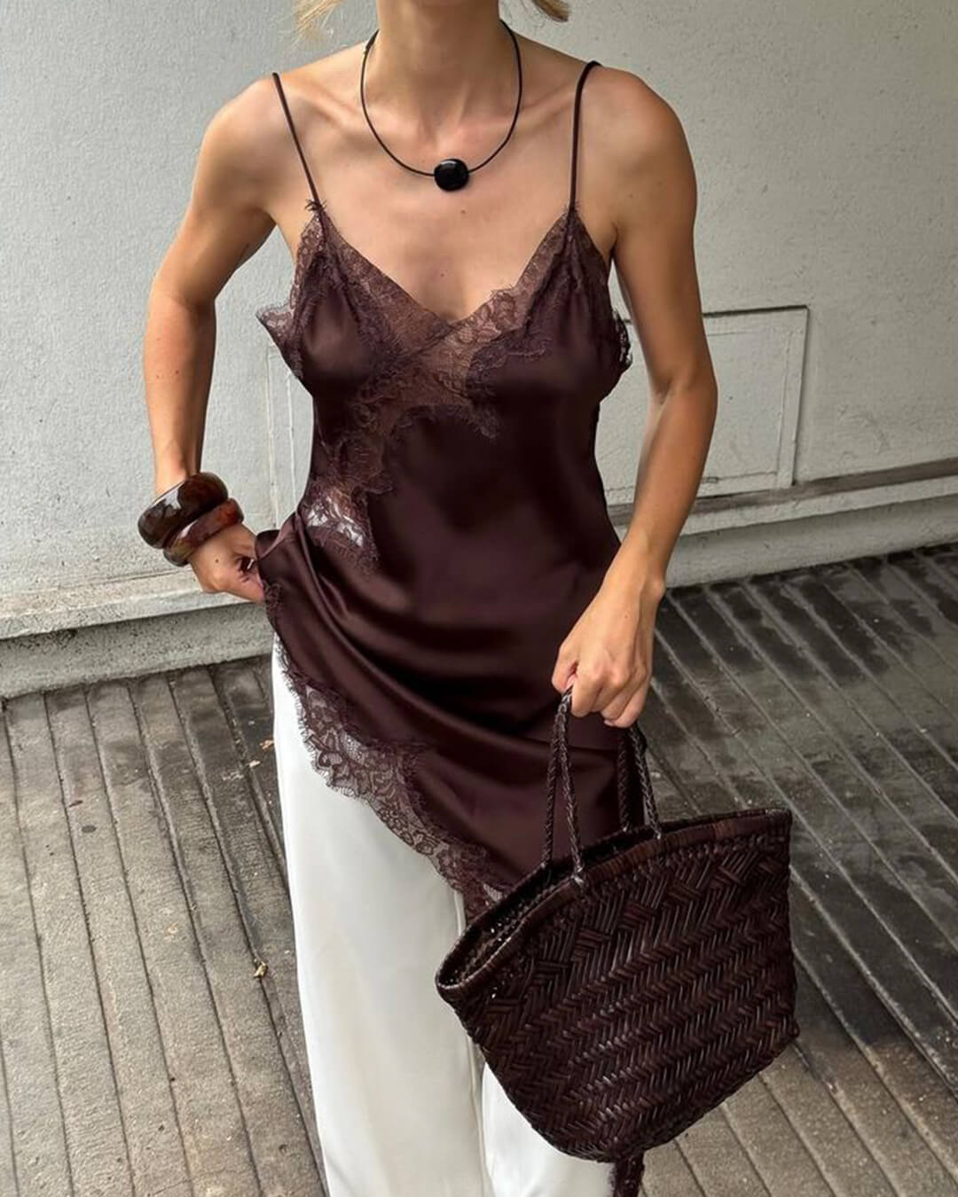 Melangé- Arah Asymmetrisches Satin-Spitzen-Midikleid