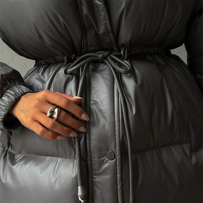 Melangé- Steppmantel mit Kordelzug und Kapuze